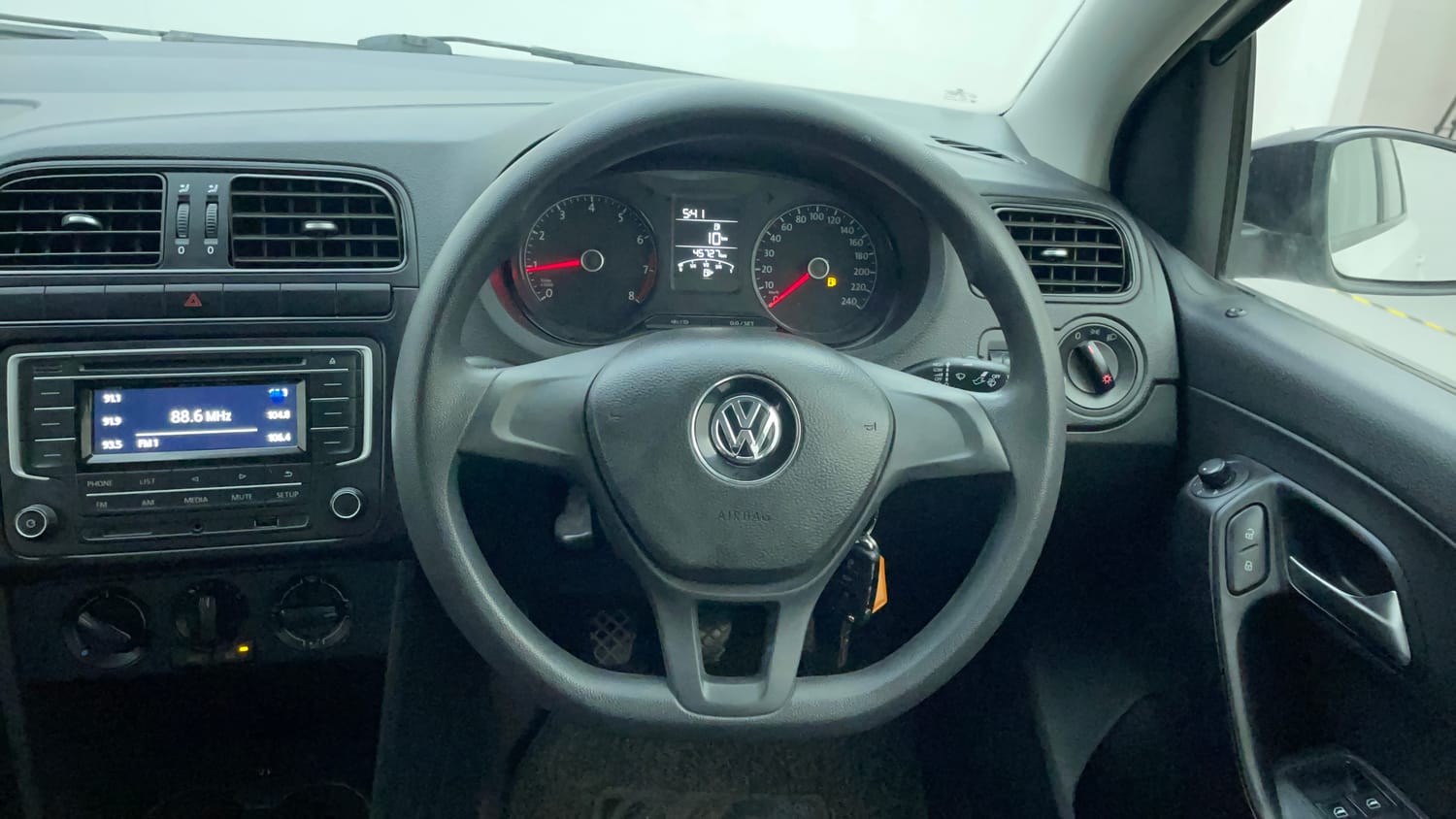 Used 2017 Volkswagen Ameo Comfortline 1.2L (P) Petrol Manual interior STEERING VIEW