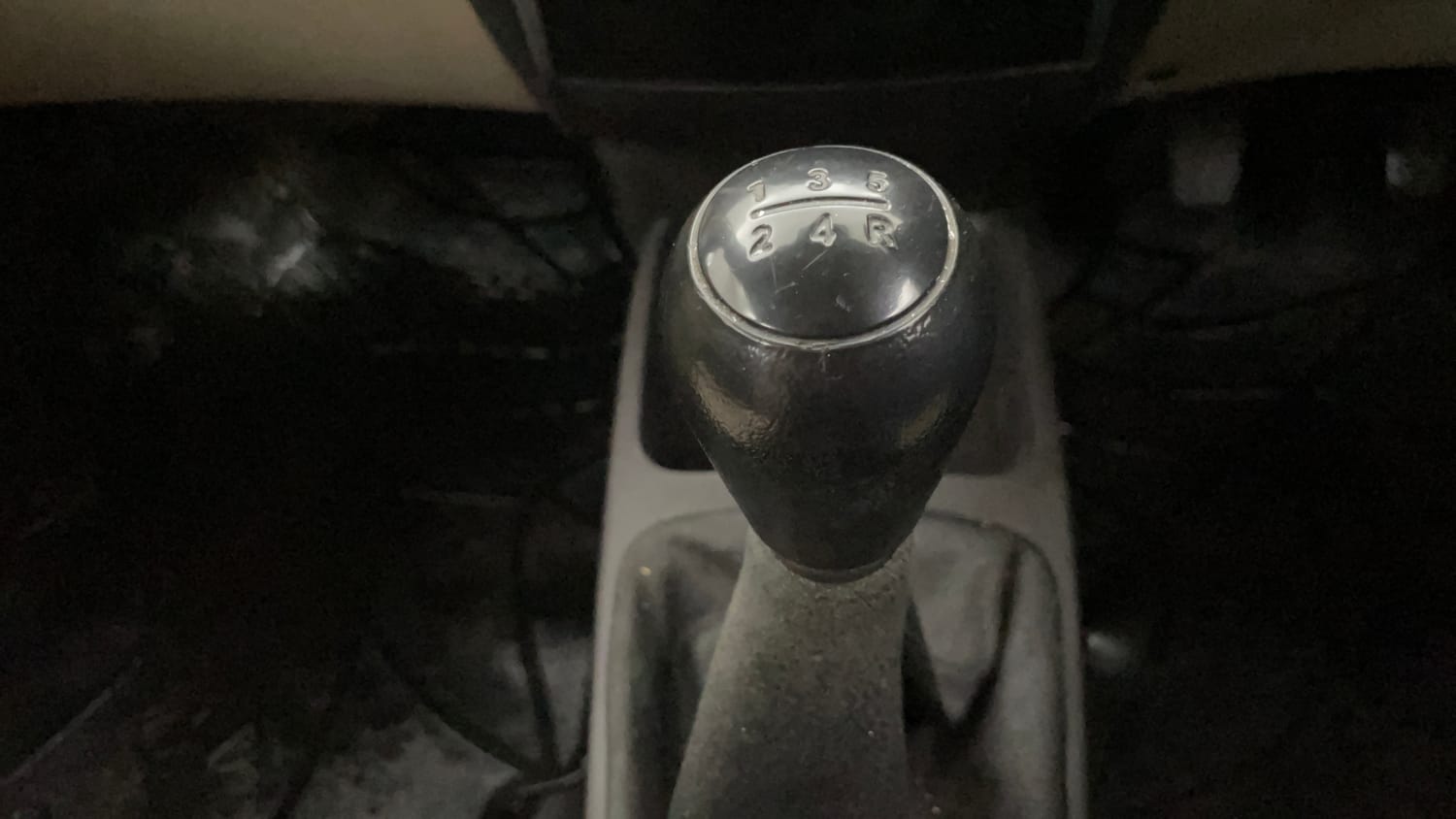 Used 2016 Hyundai Eon Era Petrol Manual interior GEAR  KNOB VIEW