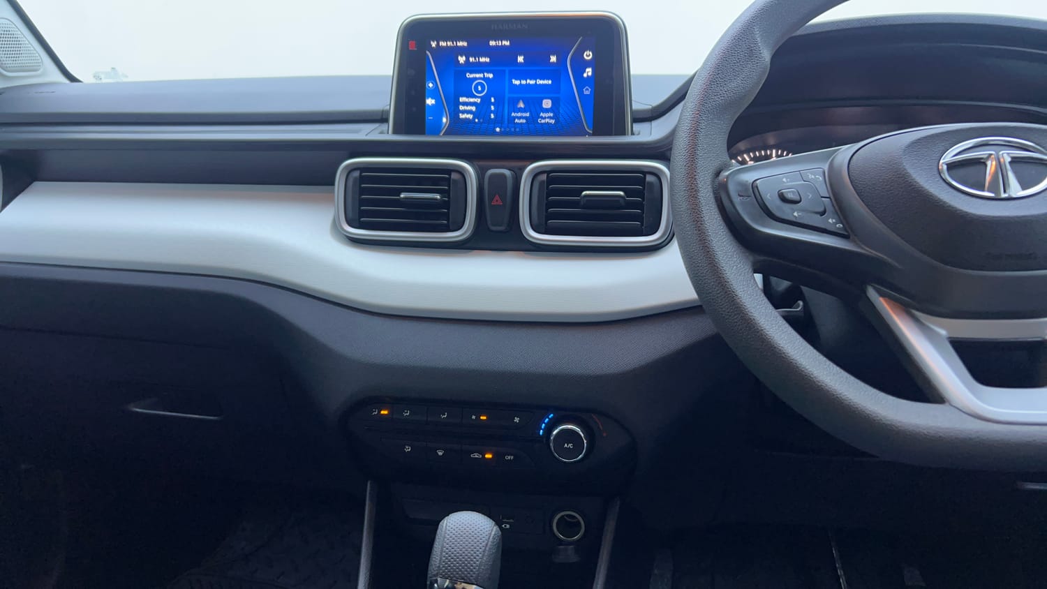 Used 2022 Tata Punch Accomplished AMT Petrol Automatic interior MUSIC SYSTEM & AC CONTROL VIEW