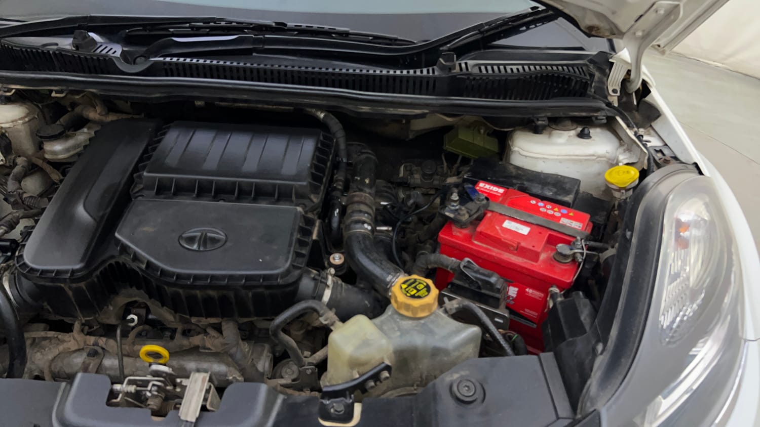 Used 2018 Tata Nexon XZA Plus Diesel Diesel Automatic engine ENGINE LEFT SIDE HINGE & APRON VIEW