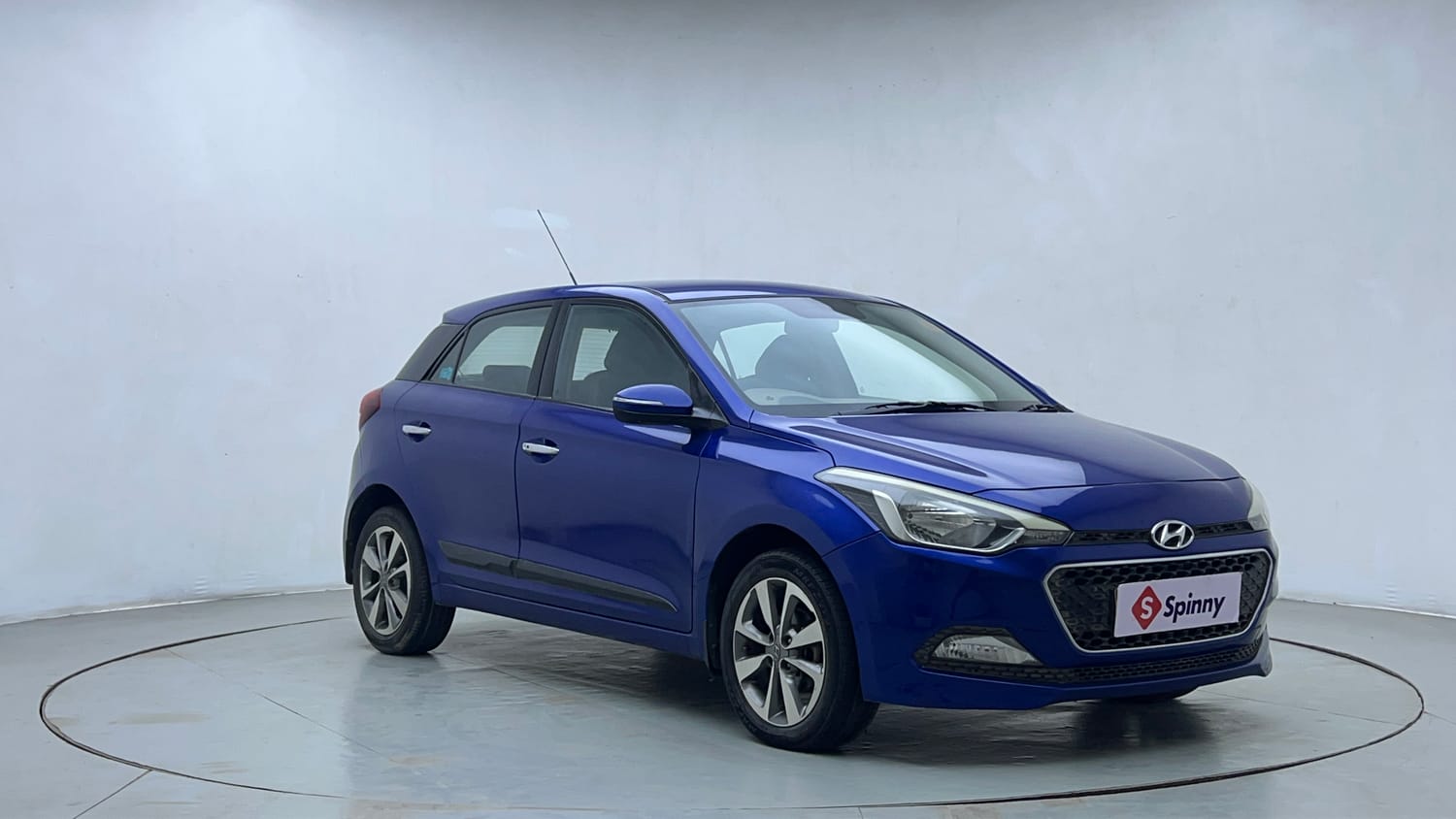 Used 2015 Hyundai Elite i20 Asta 1.4 CRDI Diesel Manual exterior RIGHT FRONT CORNER VIEW