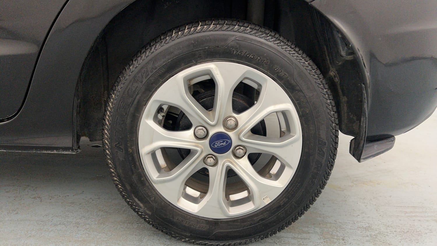 Used 2016 Ford Figo Aspire Titanium 1.2 Ti-VCT Petrol Manual tyres LEFT REAR TYRE RIM VIEW