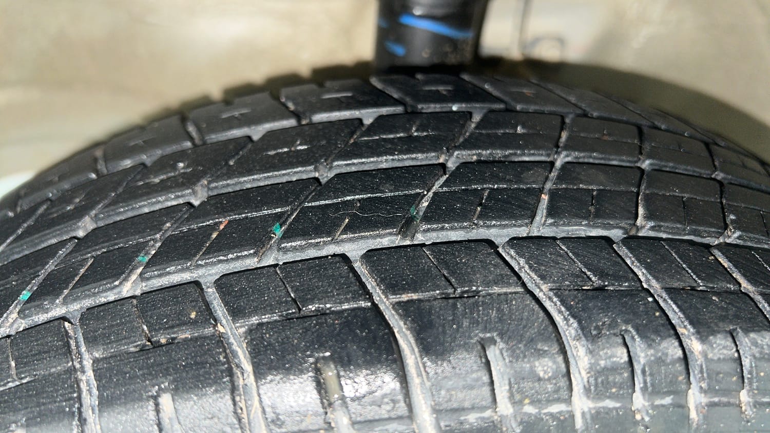 Used 2017 Maruti Suzuki Wagon R VXI+ Petrol Manual tyres LEFT FRONT TYRE TREAD VIEW