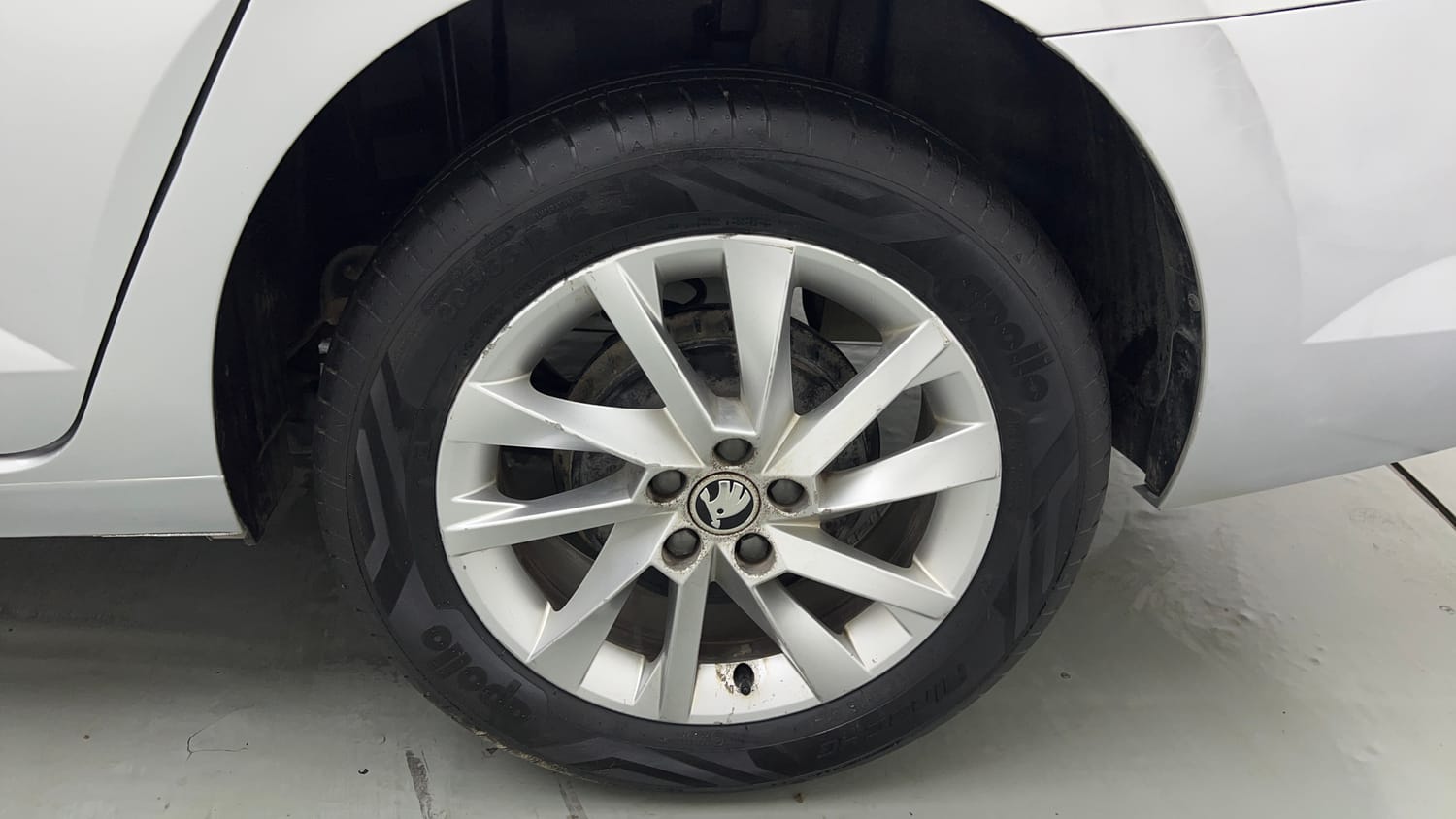 Used 2022 Skoda Slavia Ambition 1.0L TSI AT Petrol Automatic tyres LEFT REAR TYRE RIM VIEW