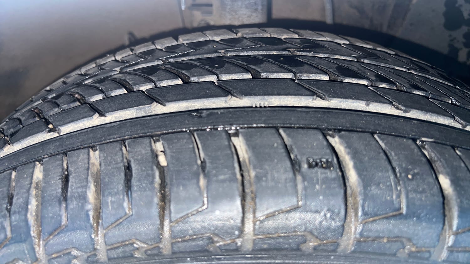 Used 2018 Hyundai Verna SX (O) 1.6 VTVT AT Petrol Automatic tyres RIGHT FRONT TYRE TREAD VIEW