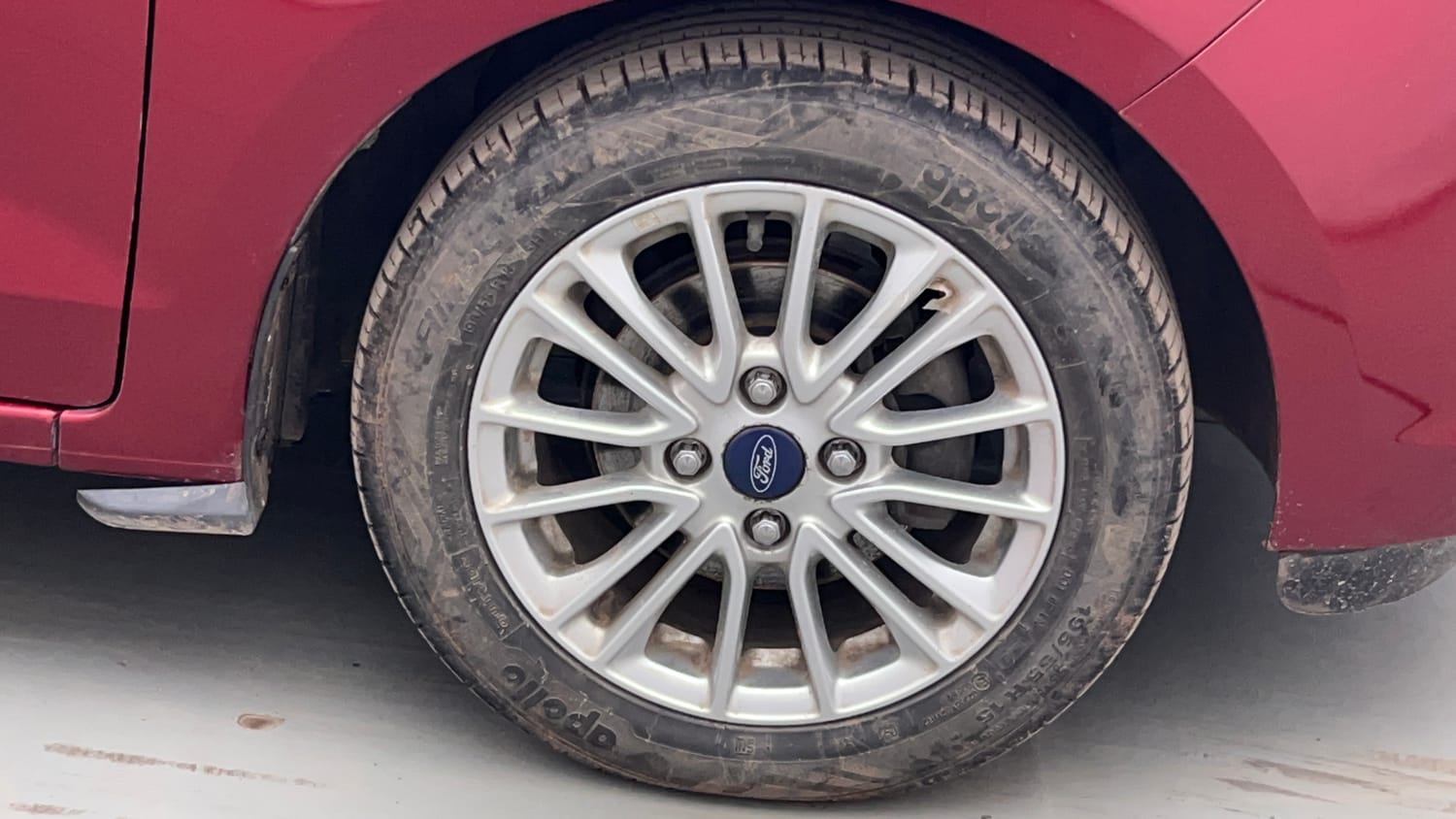 Used 2019 Ford Figo Aspire Titanium1.5 TDCi Diesel Manual tyres RIGHT REAR TYRE RIM VIEW