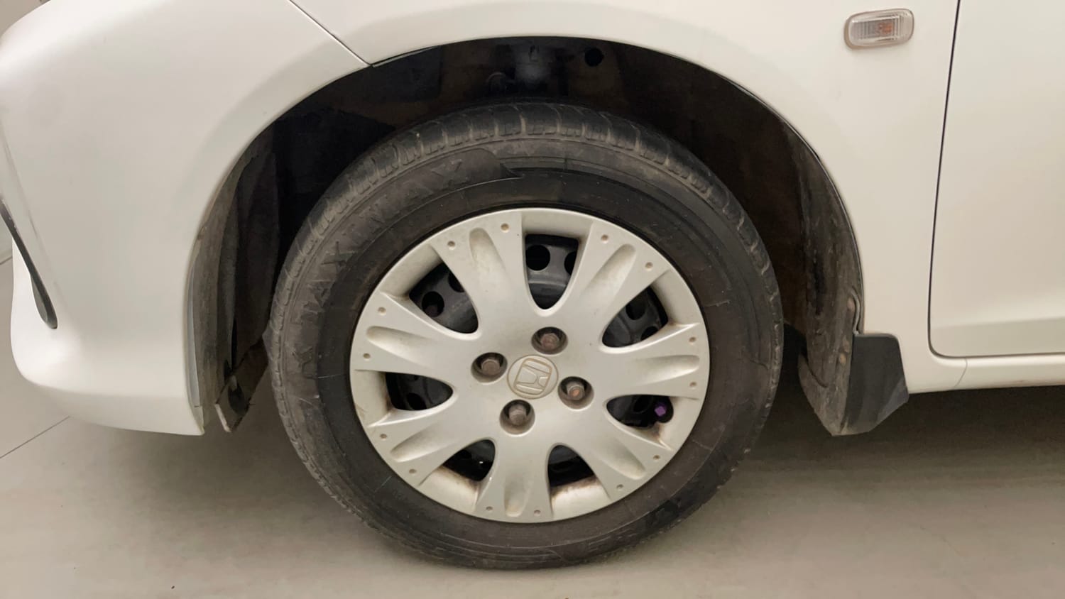 Used 2018 Honda Amaze 1.2 S i-VTEC Opt Petrol Manual tyres LEFT FRONT TYRE RIM VIEW