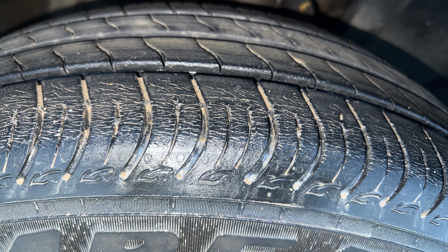 Used 2023 Maruti Suzuki Wagon R VXI 1.0 CNG Cng Manual tyres RIGHT FRONT TYRE TREAD VIEW