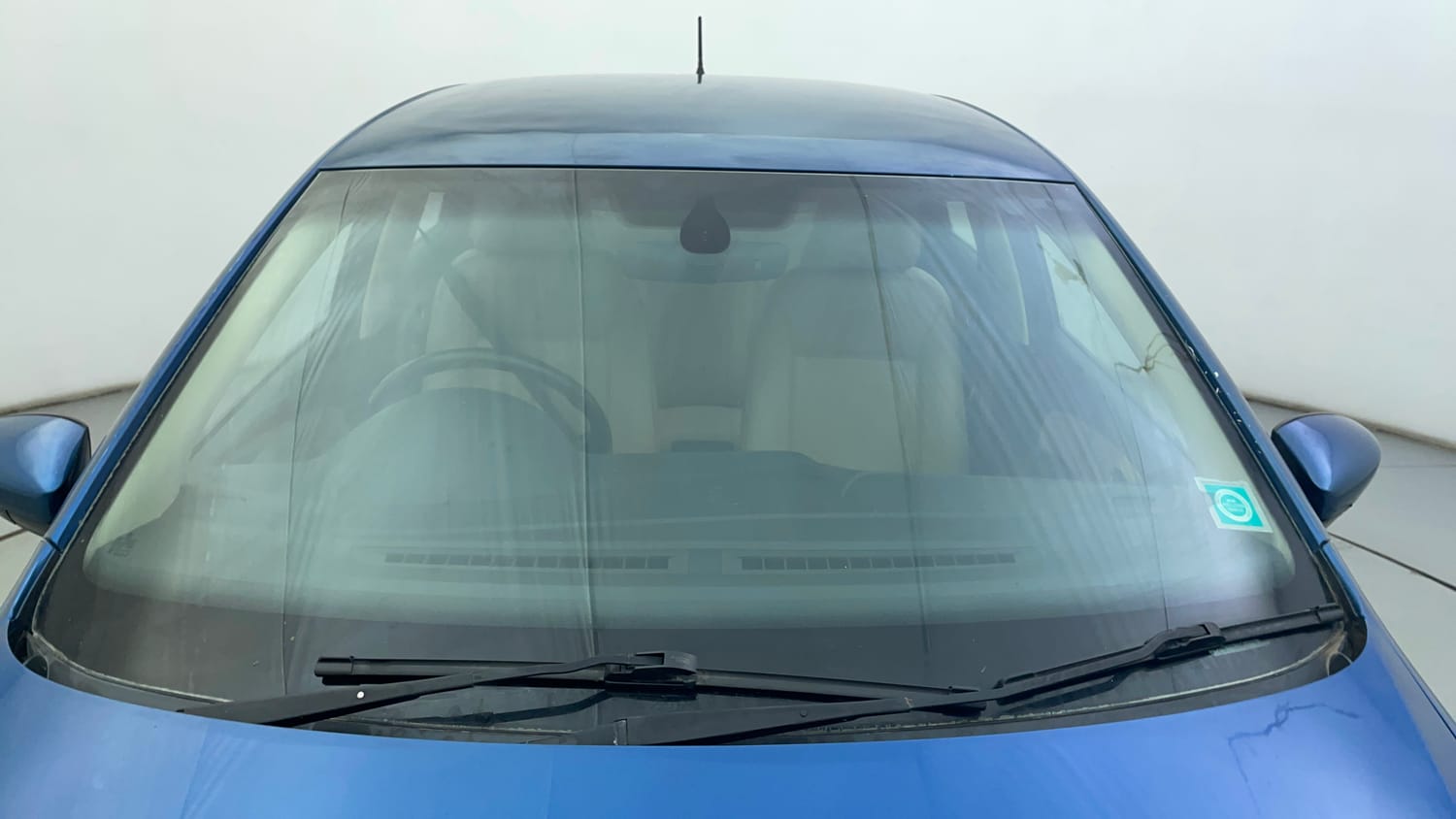Used 2017 Volkswagen Ameo Highline1.2L (P) Petrol Manual exterior FRONT WINDSHIELD VIEW