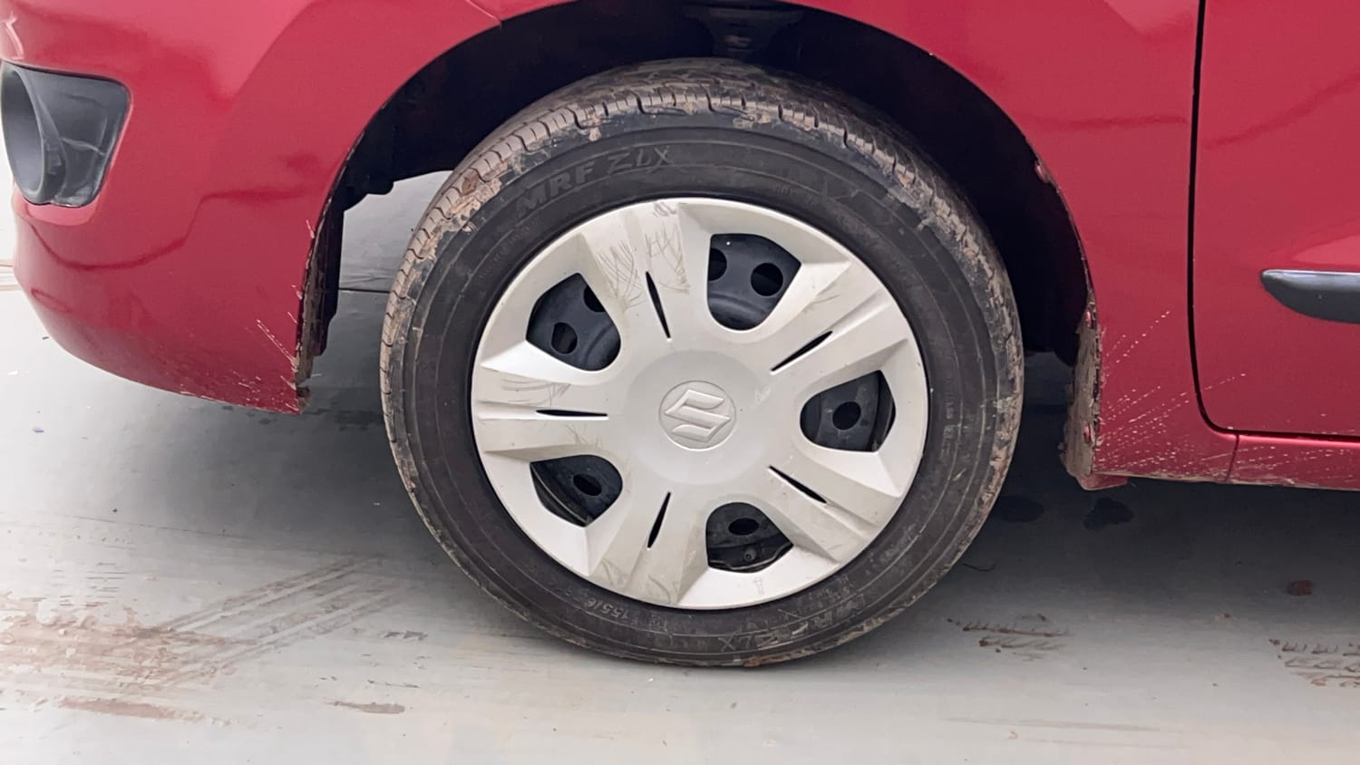 Used 2014 Maruti Suzuki Wagon R VXI Petrol Manual tyres LEFT FRONT TYRE RIM VIEW