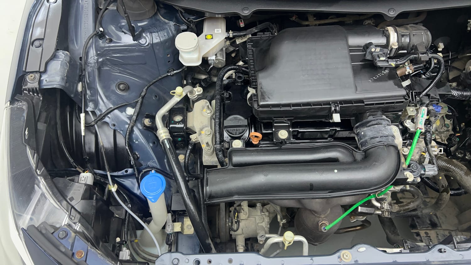 Used 2022 Maruti Suzuki Baleno Zeta MT Petrol Manual engine ENGINE RIGHT SIDE VIEW