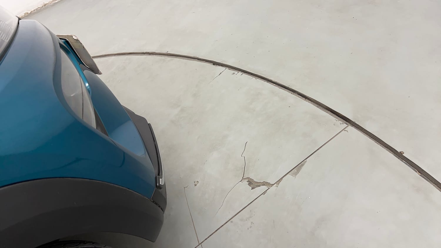 Used 2022 Renault Kwid RXT 1.0 (O) Petrol Manual dents MINOR SCRATCH