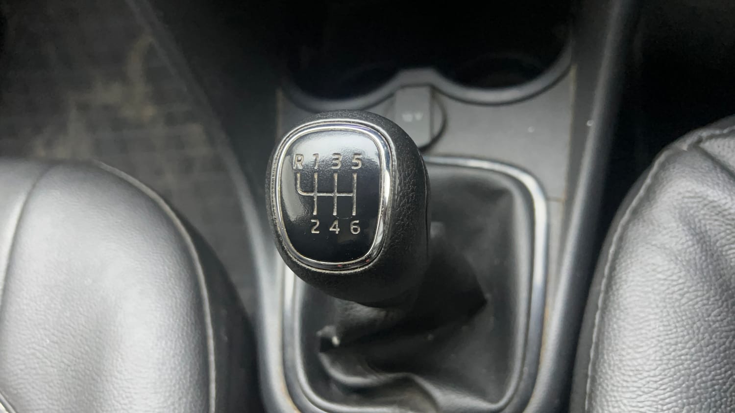 Used 2020 Skoda Rapid Active 1.0 TSI MT Petrol Manual interior GEAR  KNOB VIEW