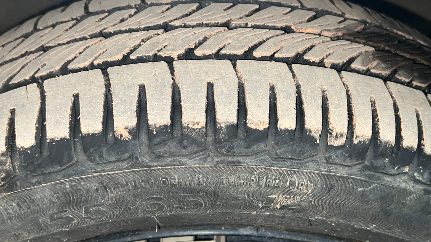 Used 2017 Maruti Suzuki Wagon R VXI Petrol Manual tyres RIGHT FRONT TYRE TREAD VIEW