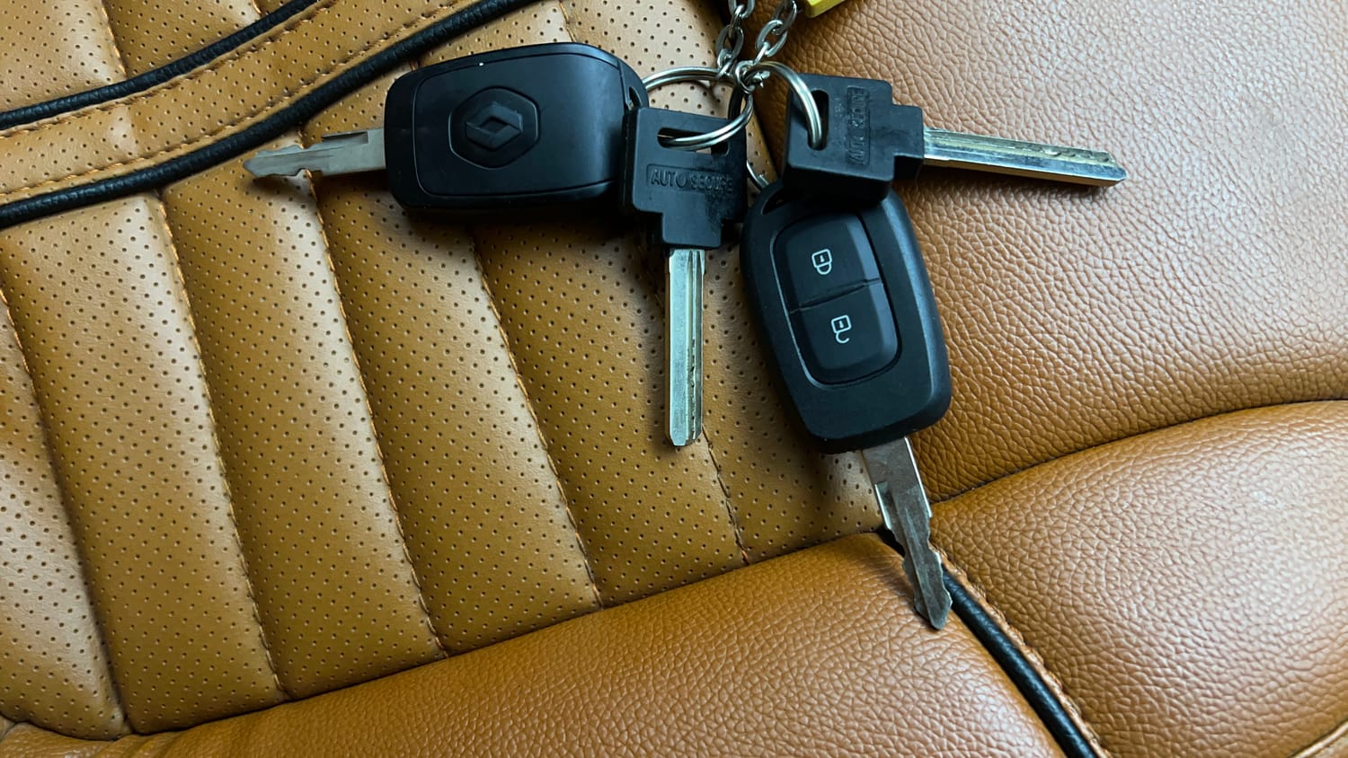 Used 2018 Renault Kwid 1.0 RXT Petrol Manual extra CAR KEY VIEW