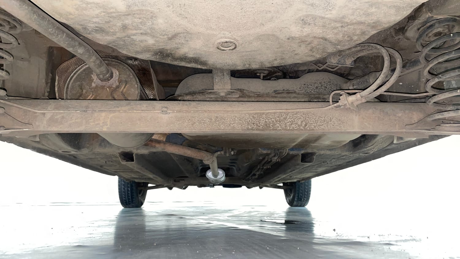 Used 2017 Renault Kwid CLIMBER 1.0 Petrol Manual extra REAR UNDERBODY VIEW (TAKEN FROM REAR)
