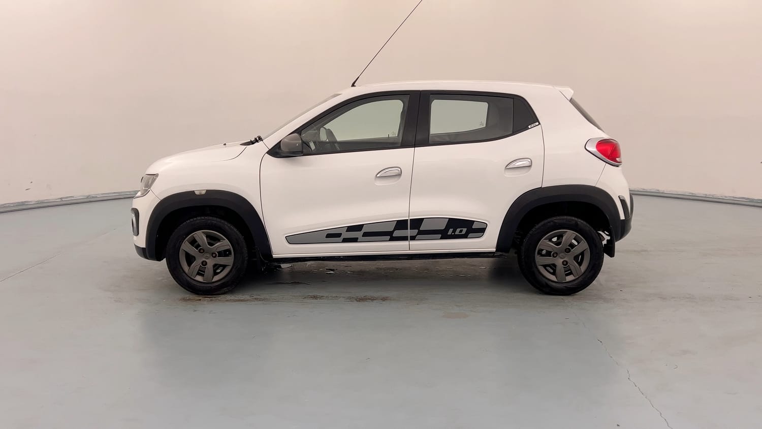 Used 2017 Renault Kwid 1.0 RXL Petrol Manual exterior LEFT SIDE VIEW