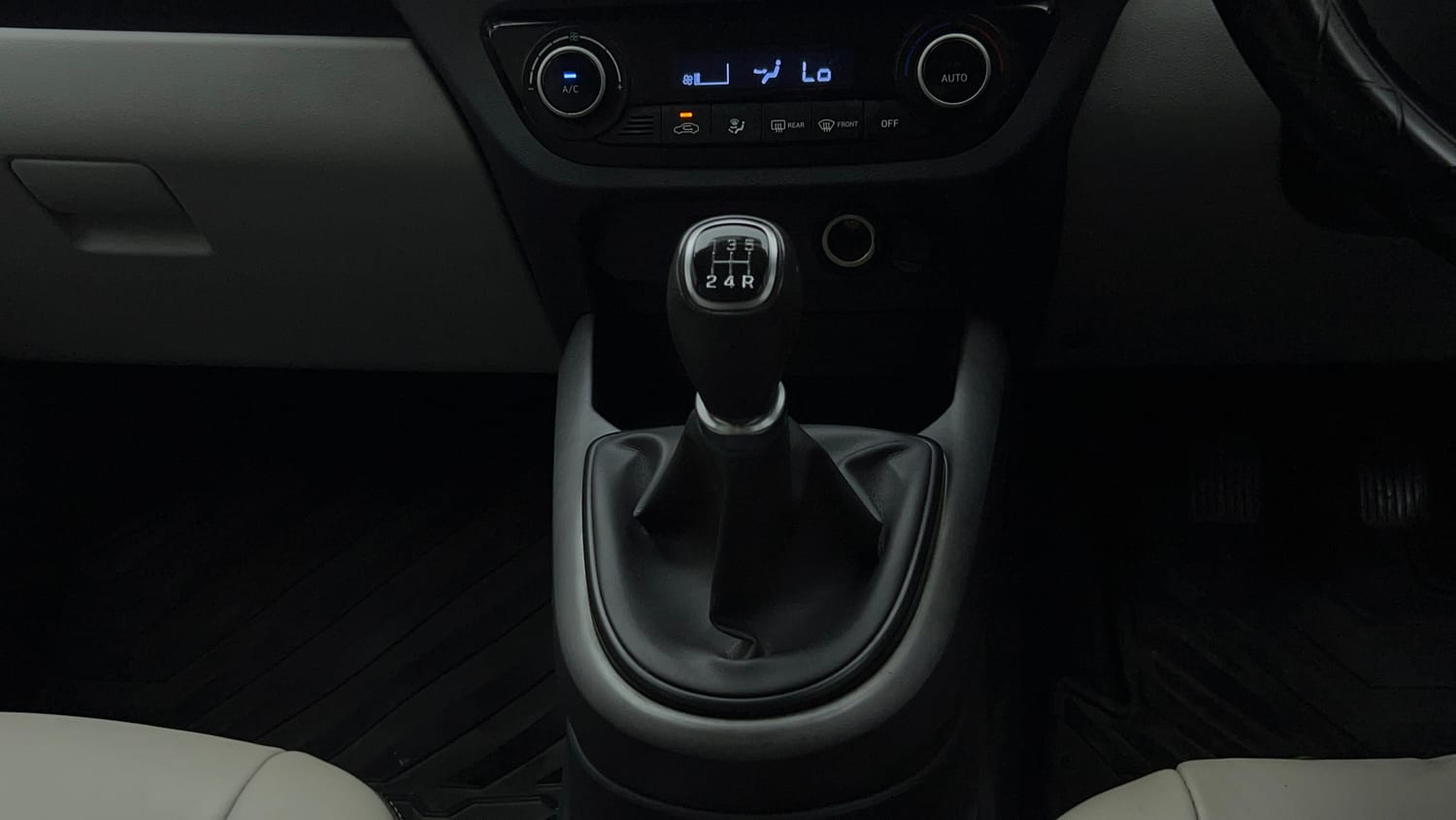Used 2021 Hyundai Grand i10 Nios Sportz 1.2 Kappa VTVT Petrol Manual interior GEAR  KNOB VIEW
