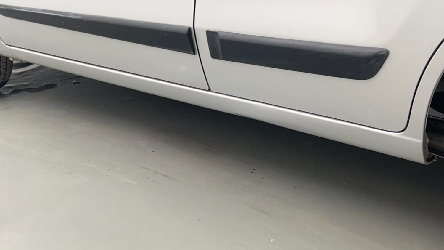 Used 2017 Maruti Suzuki Wagon R VXI Petrol Manual dents MINOR DENT