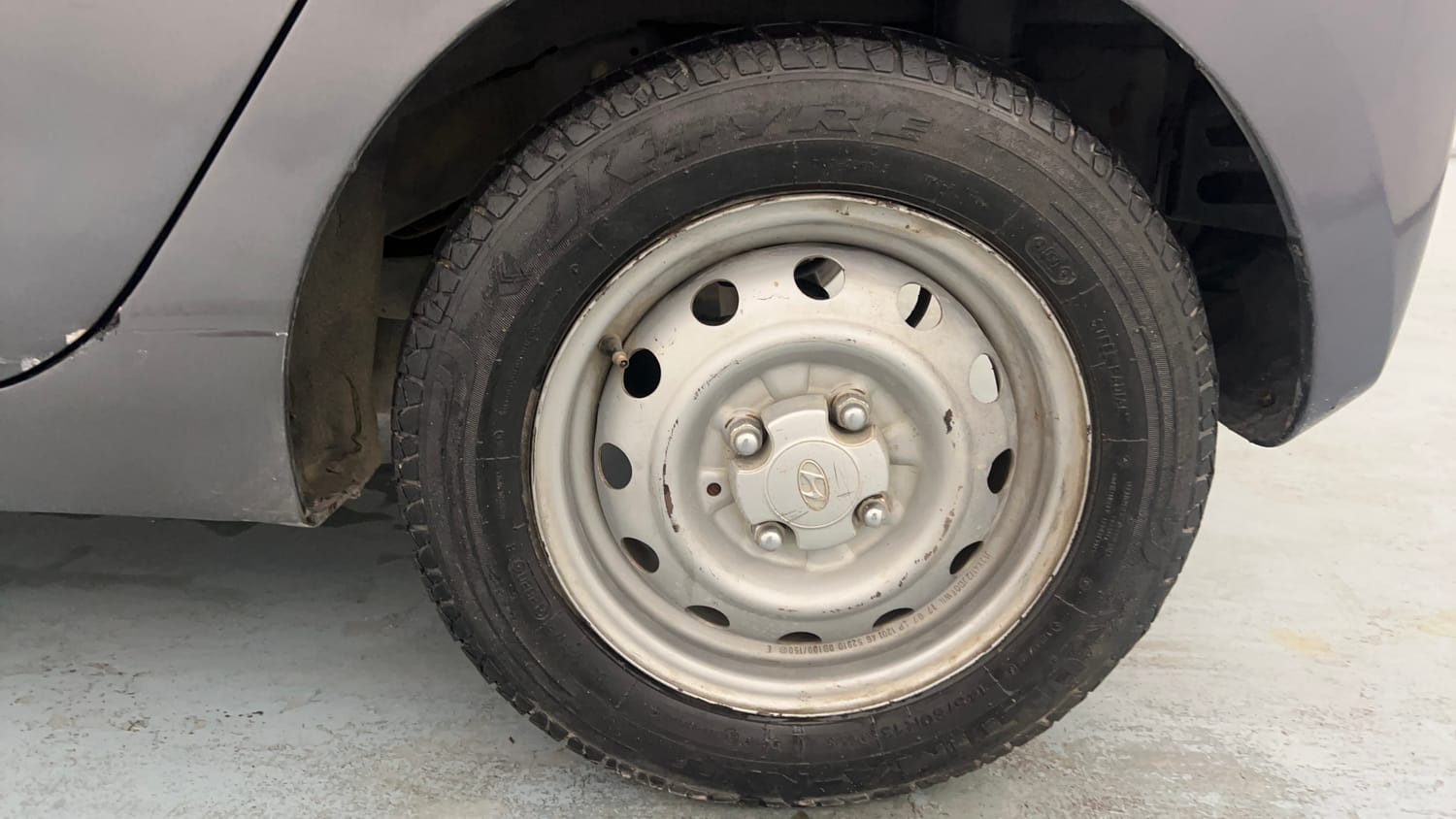 Used 2017 Hyundai Eon Era + AirBag Petrol Manual tyres LEFT REAR TYRE RIM VIEW