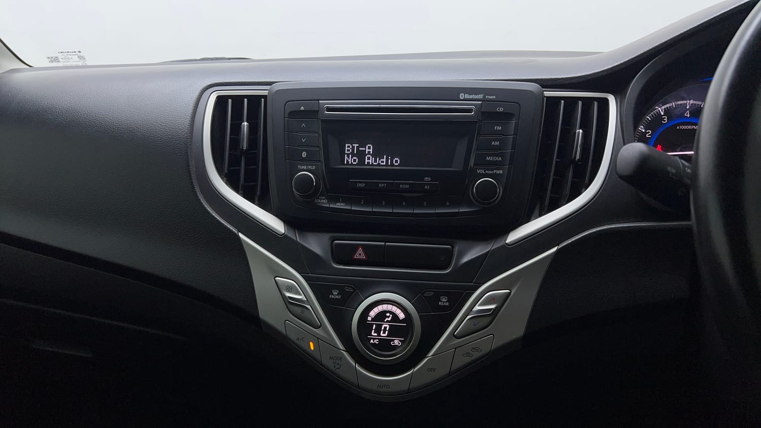Used 2017 Maruti Suzuki Baleno Zeta 1.2 Petrol Manual top_features Integrated (in-dash) music system