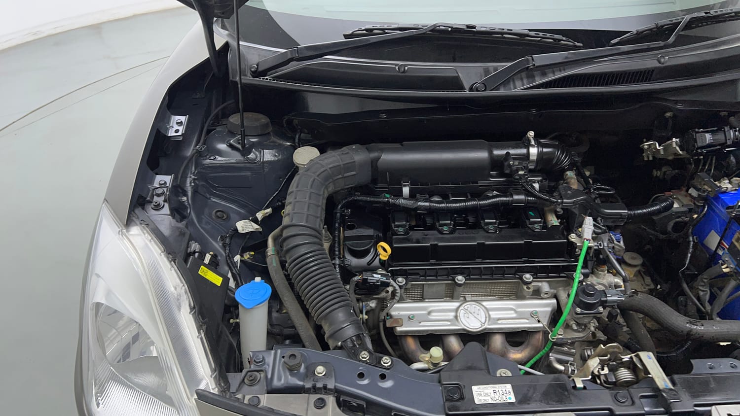 Used 2021 Maruti Suzuki Swift VXi Petrol Manual engine ENGINE RIGHT SIDE VIEW