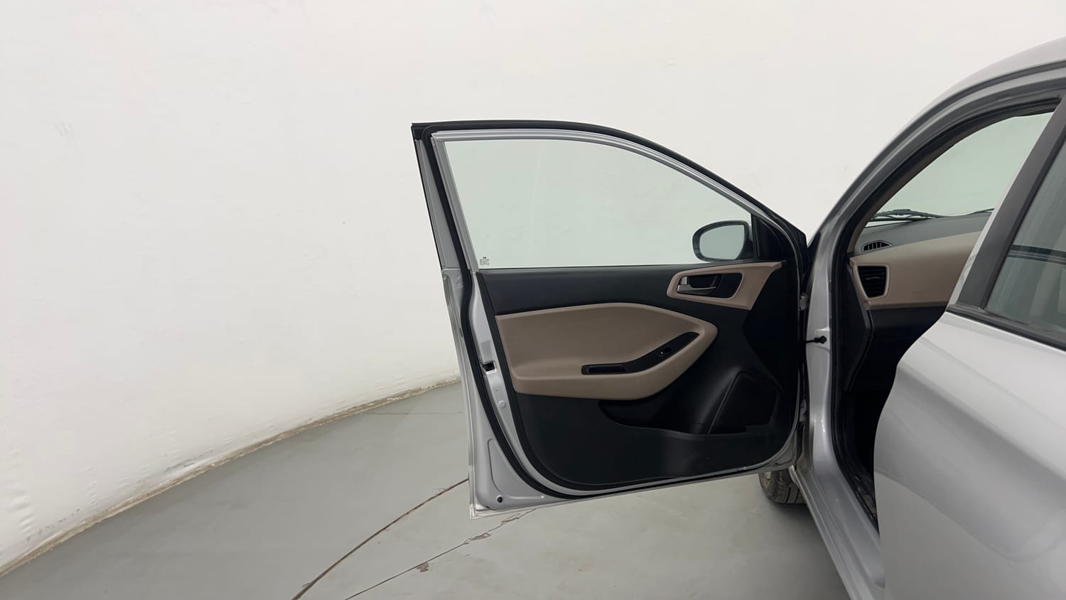 Used 2017 Hyundai Elite i20 Asta 1.2 (O) Petrol Manual interior LEFT FRONT DOOR OPEN VIEW