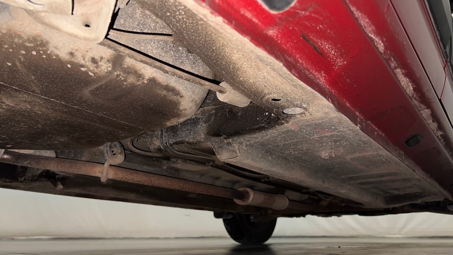 Used 2024 Renault Kwid CLIMBER 1.0 AMT Dual Tone Petrol Automatic extra REAR RIGHT UNDERBODY VIEW
