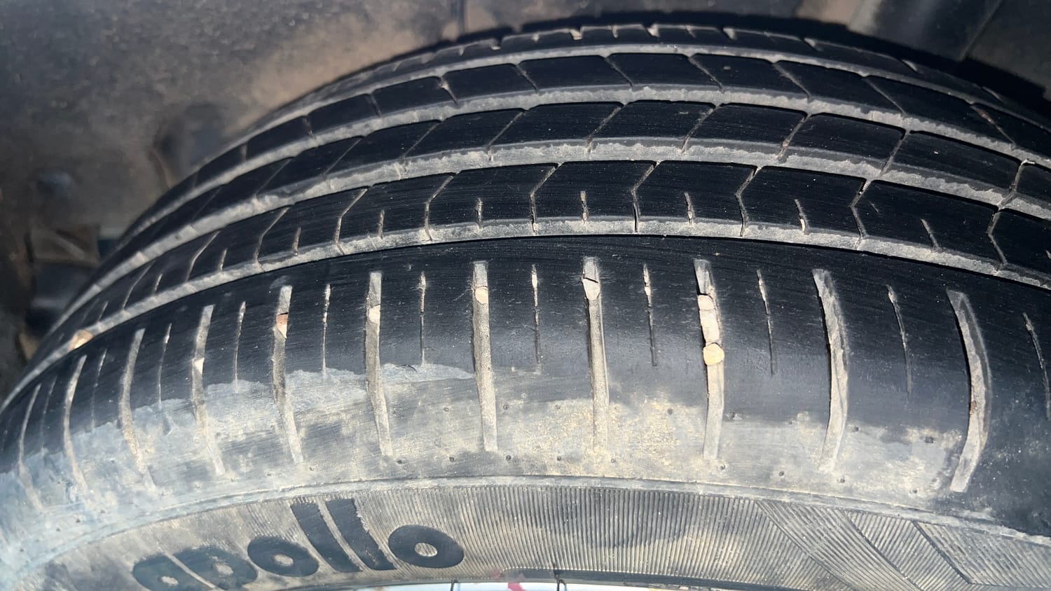 Used 2017 Maruti Suzuki Baleno Zeta 1.2 Petrol Manual tyres LEFT REAR TYRE TREAD VIEW