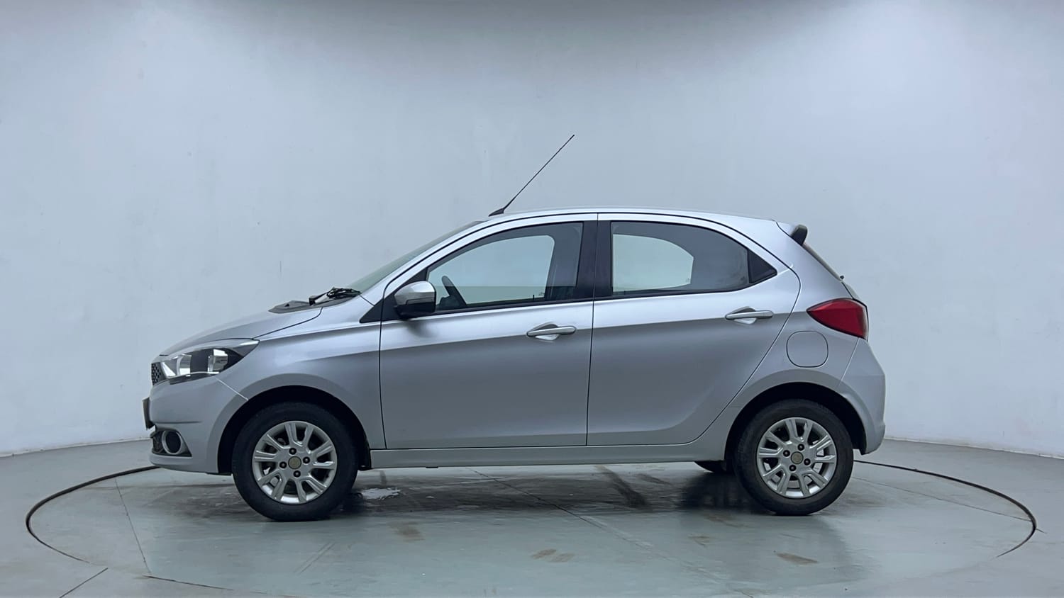 Used 2017 Tata Tiago Revotron XZA Petrol Automatic exterior LEFT SIDE VIEW