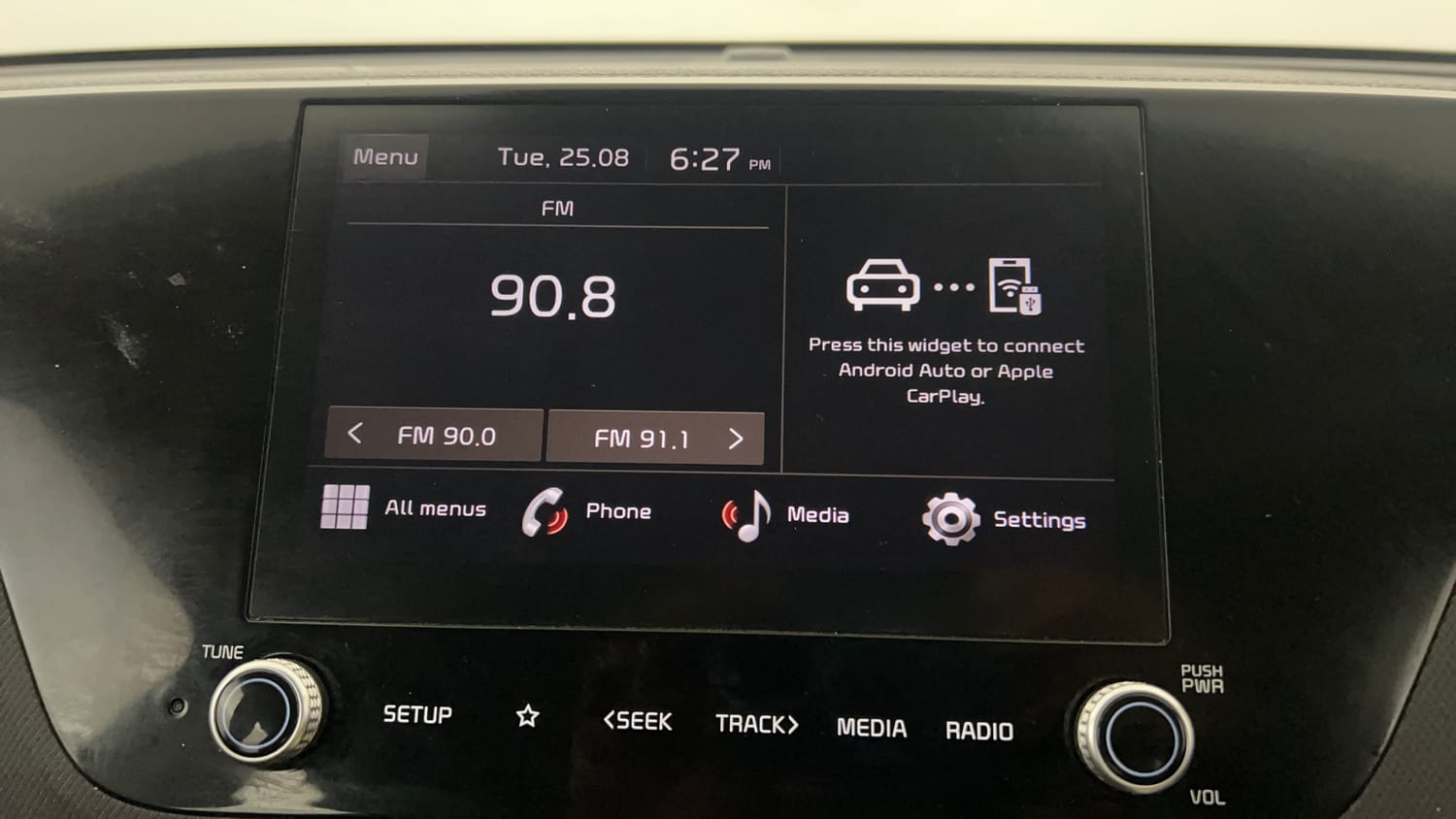 Used 2022 Kia Carens Prestige Plus 1.4 Petrol MT 7 STR Petrol Manual top_features Integrated (in-dash) music system