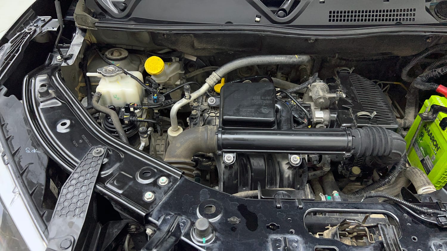 Used 2023 Nissan Magnite Geza Edition Petrol Manual engine ENGINE RIGHT SIDE VIEW