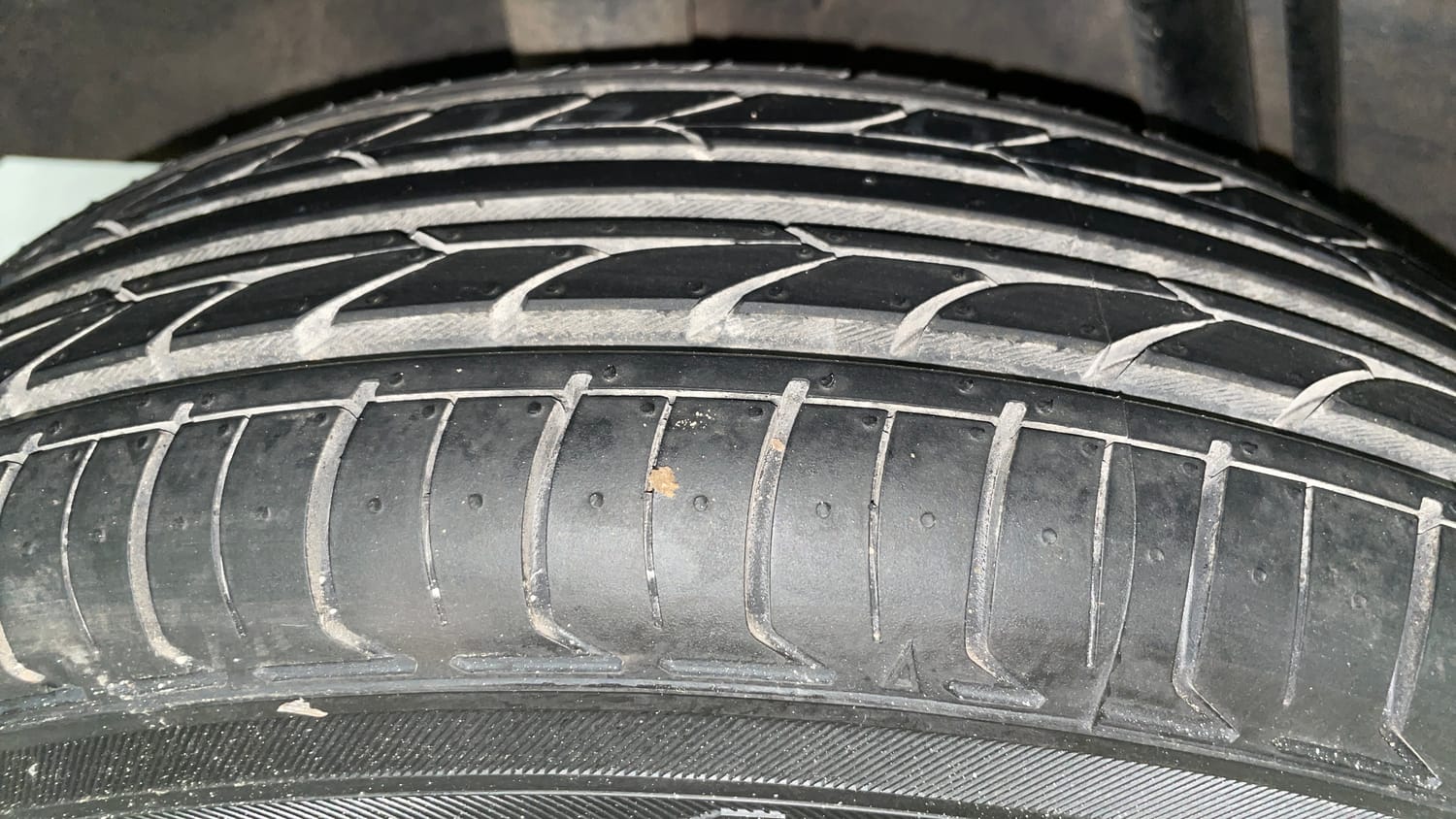 Used 2017 Renault Kwid CLIMBER 1.0 Petrol Manual tyres RIGHT REAR TYRE TREAD VIEW