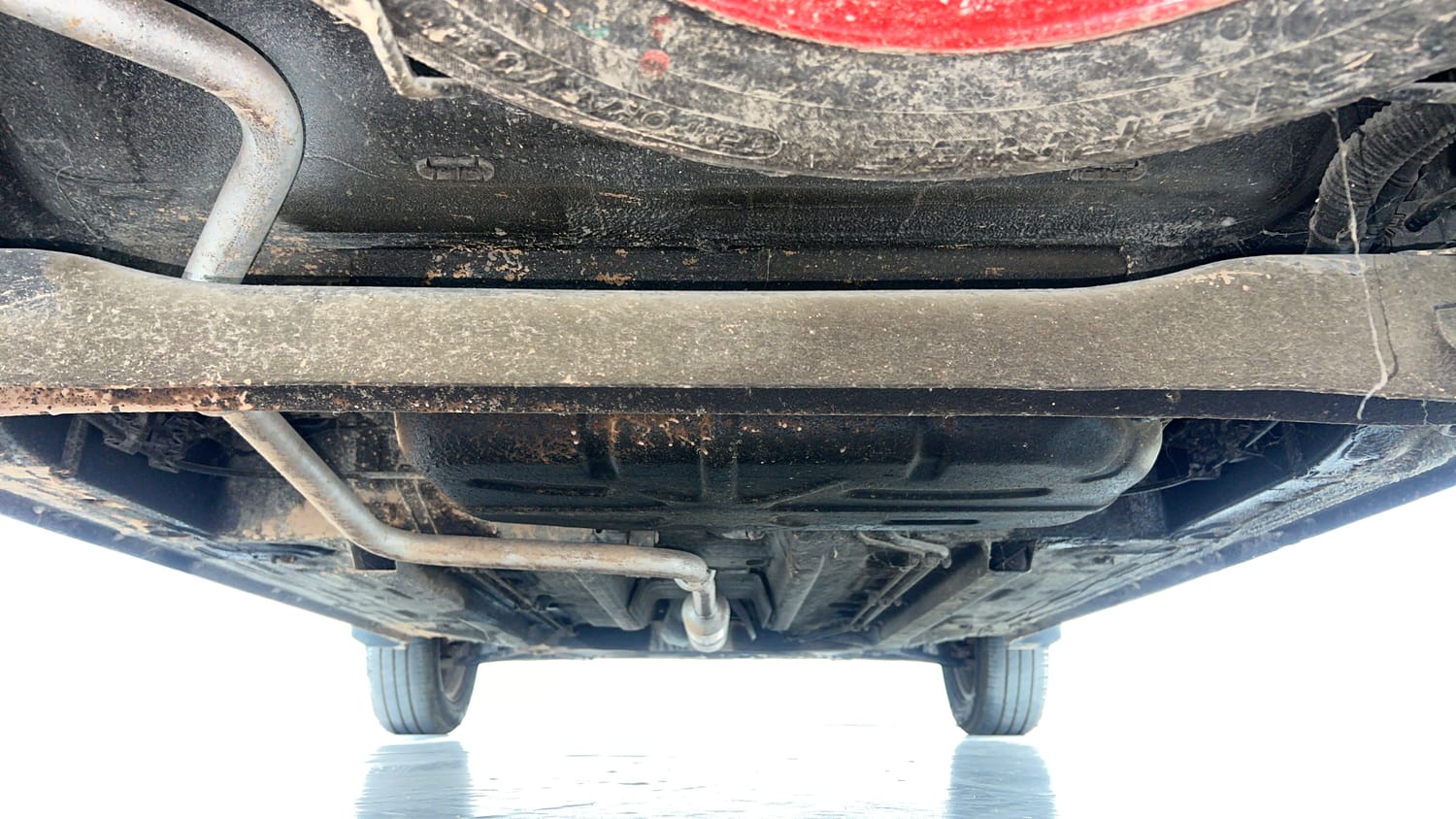 Used 2024 Renault Triber RXZ Petrol Manual extra REAR UNDERBODY VIEW (TAKEN FROM REAR)