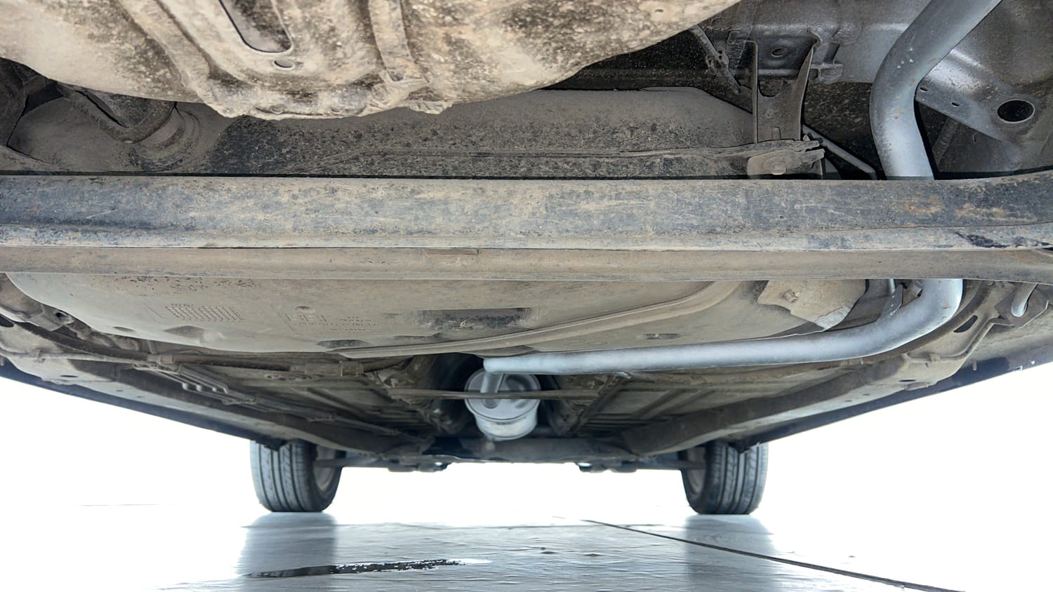 Used 2020 Maruti Suzuki Baleno Zeta Petrol Manual extra REAR UNDERBODY VIEW (TAKEN FROM REAR)