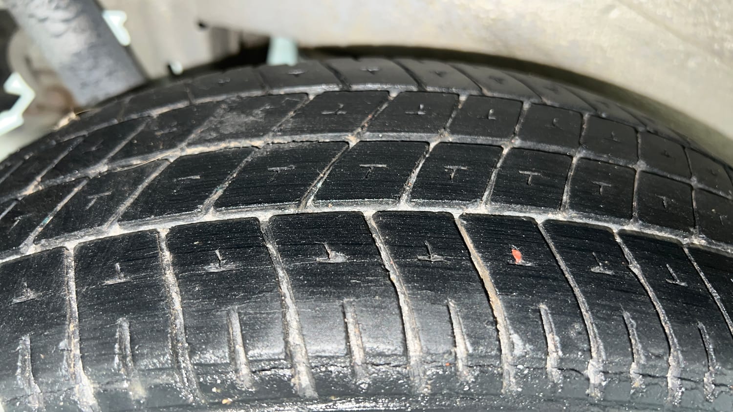 Used 2017 Maruti Suzuki Wagon R VXI+ Petrol Manual tyres RIGHT REAR TYRE TREAD VIEW