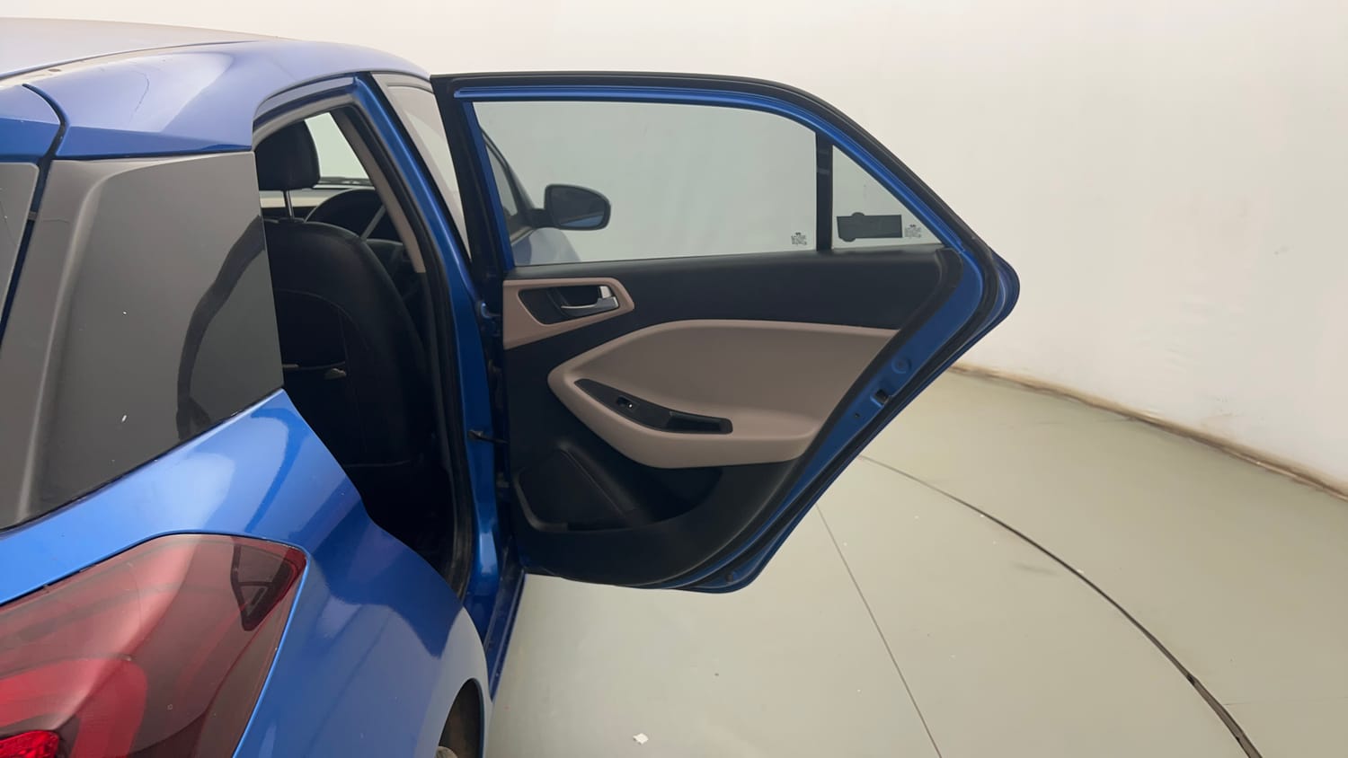 Used 2020 Hyundai Elite i20 Sportz Plus 1.2 Petrol Manual interior RIGHT REAR DOOR OPEN VIEW