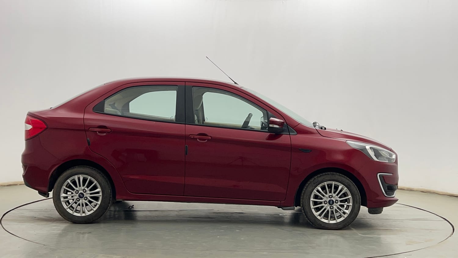 Used 2019 Ford Figo Aspire Titanium1.5 TDCi Diesel Manual exterior RIGHT SIDE VIEW
