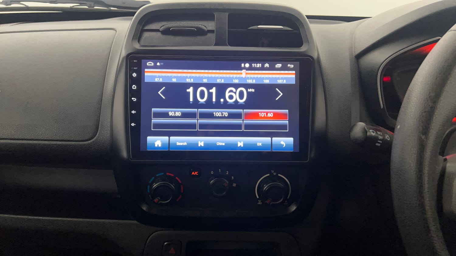 Used 2017 Renault Kwid 1.0 RXL Petrol Manual interior MUSIC SYSTEM & AC CONTROL VIEW