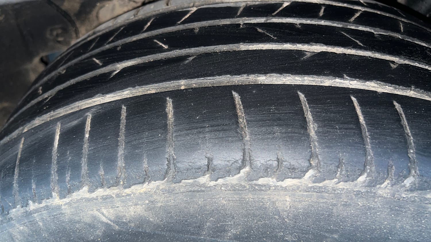 Used 2021 Hyundai Venue SX 1.0 Turbo Petrol Manual tyres LEFT REAR TYRE TREAD VIEW