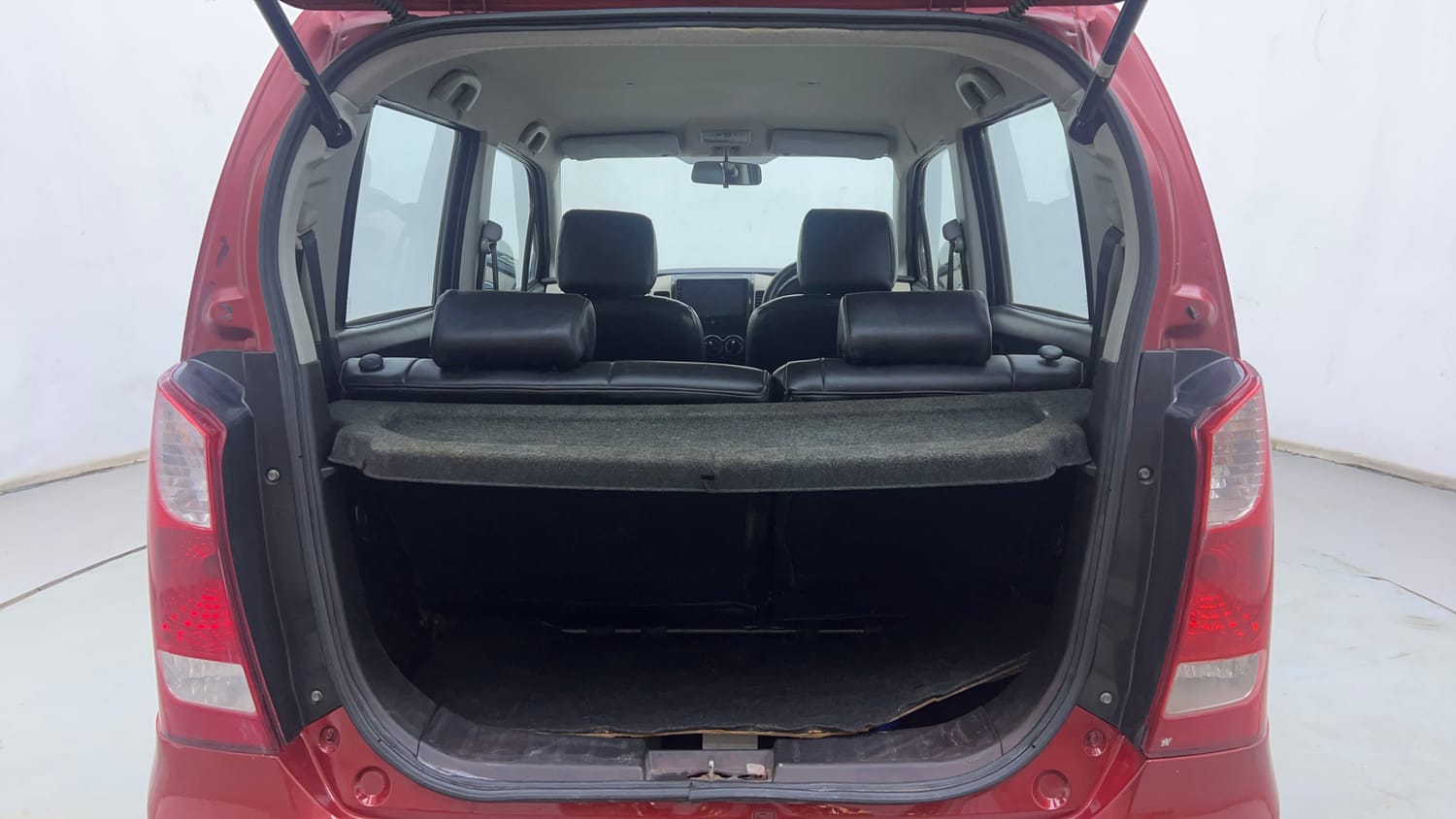 Used 2018 Maruti Suzuki Wagon R 1.0 VXI AMT Petrol Automatic interior DICKY INSIDE VIEW