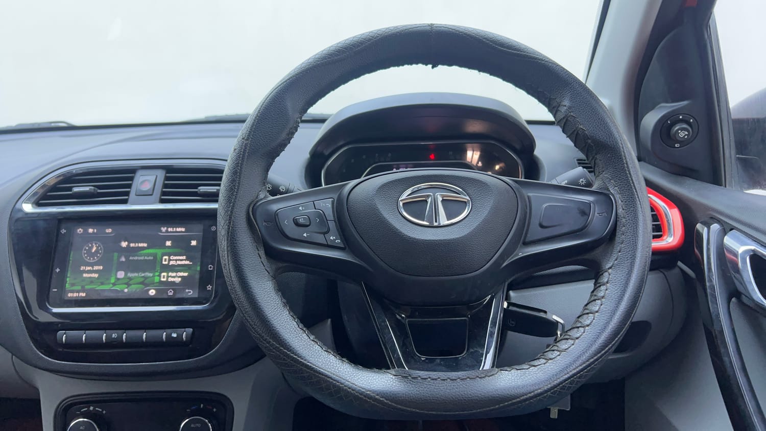 Used 2020 Tata Tiago XZ Plus Dual Tone Petrol Manual interior STEERING VIEW