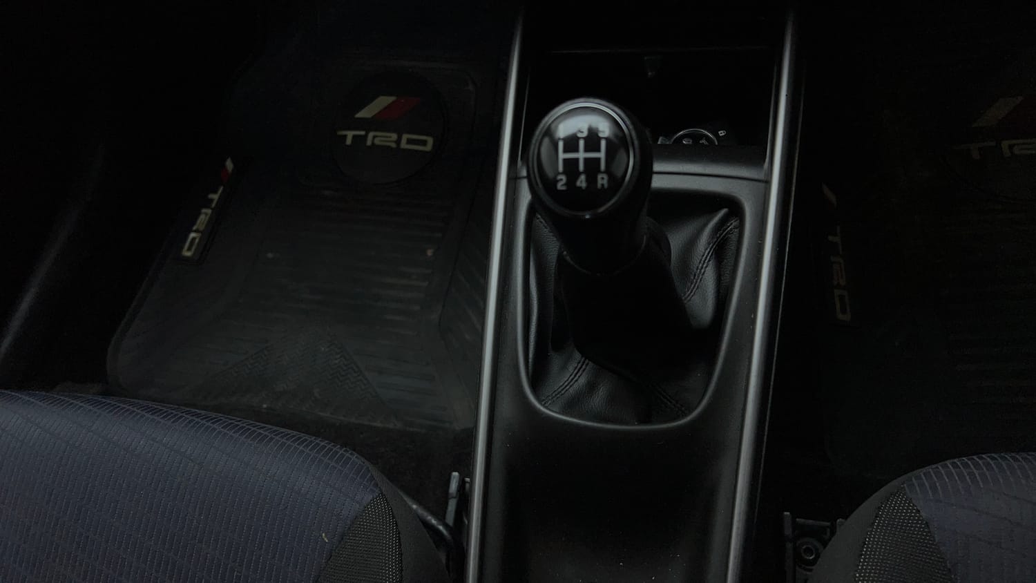 Used 2021 Maruti Suzuki Baleno Zeta Petrol Manual interior GEAR  KNOB VIEW