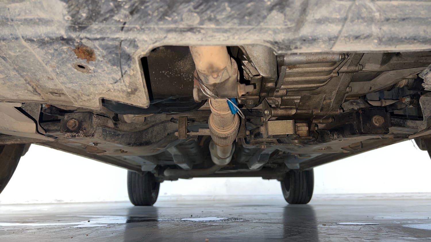 Used 2020 Tata Nexon XZ Plus Petrol Manual extra FRONT LEFT UNDERBODY VIEW