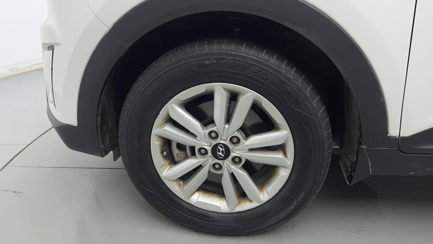Used 2016 Hyundai Creta 1.6 SX Plus Petrol Petrol Manual tyres LEFT FRONT TYRE RIM VIEW
