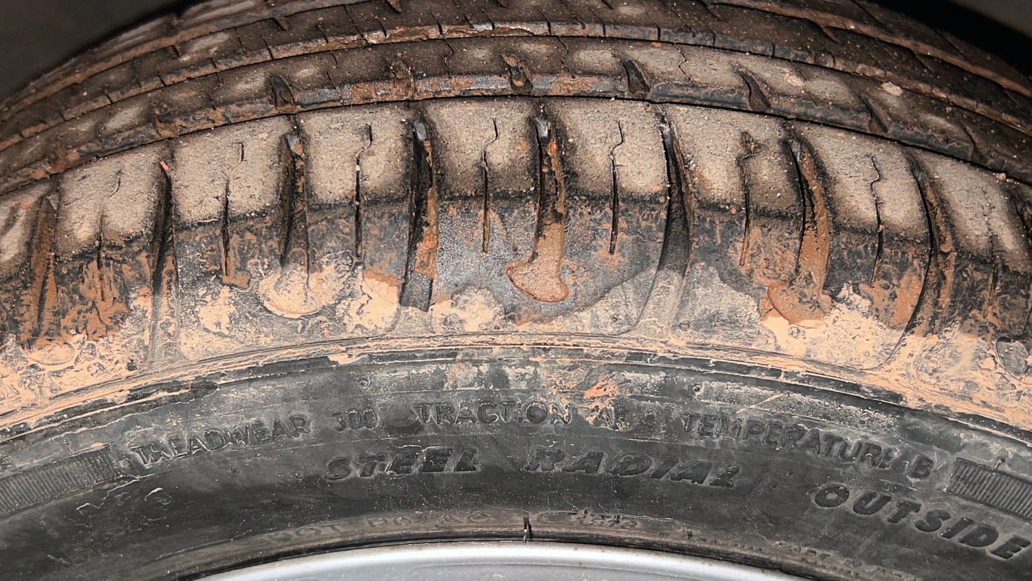 Used 2018 Hyundai Grand i10 Sportz 1.2 Kappa VTVT Petrol Manual tyres RIGHT FRONT TYRE TREAD VIEW