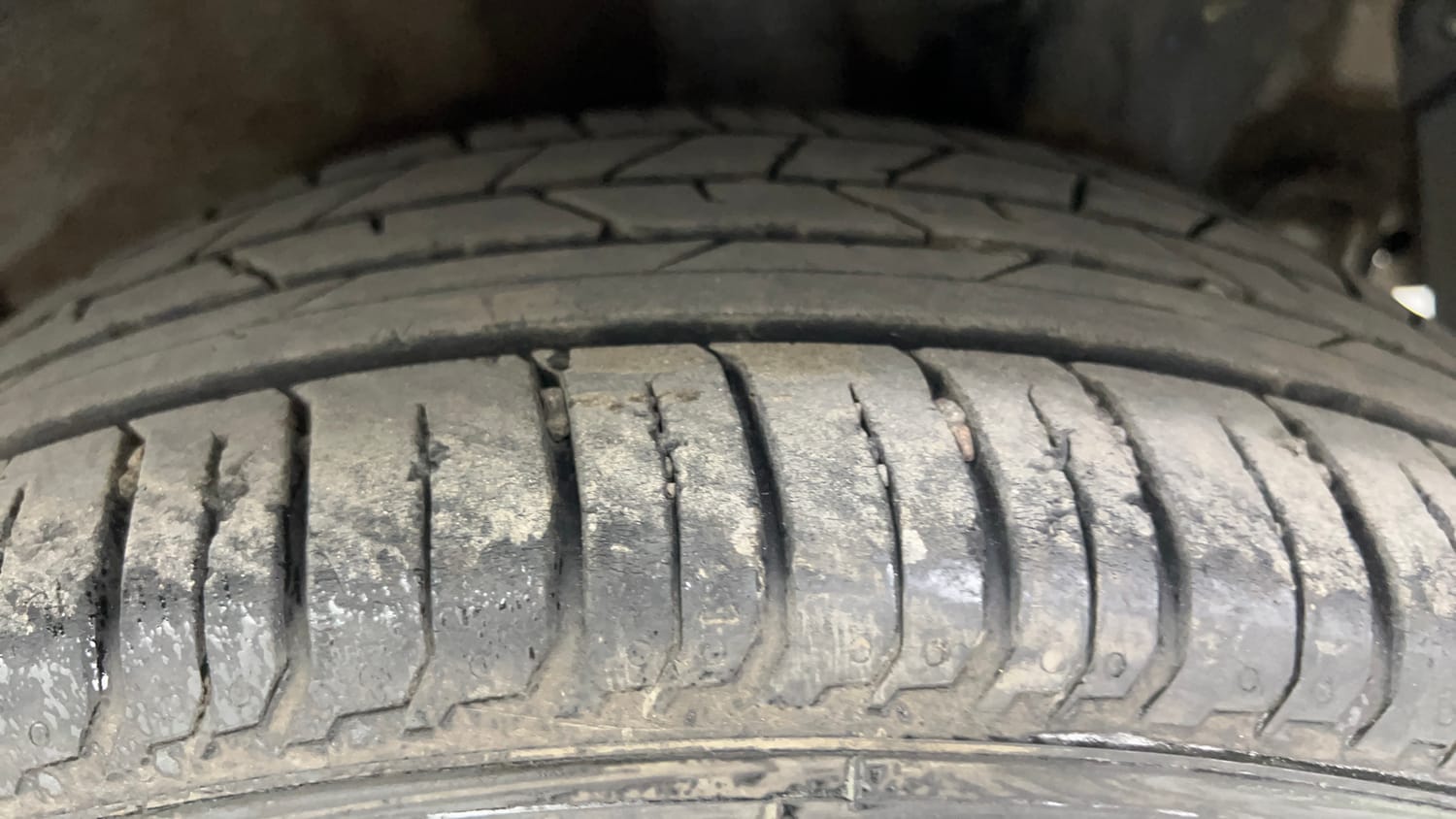 Used 2022 Hyundai i20 Sportz 1.2 IVT Petrol Automatic tyres LEFT REAR TYRE TREAD VIEW