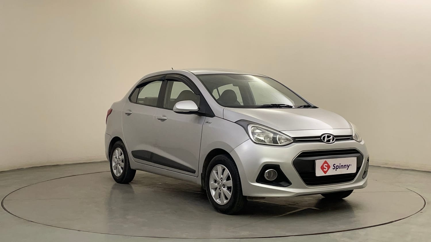 Used 2014 Hyundai Xcent S 1.2 (O) Petrol Manual exterior RIGHT FRONT CORNER VIEW