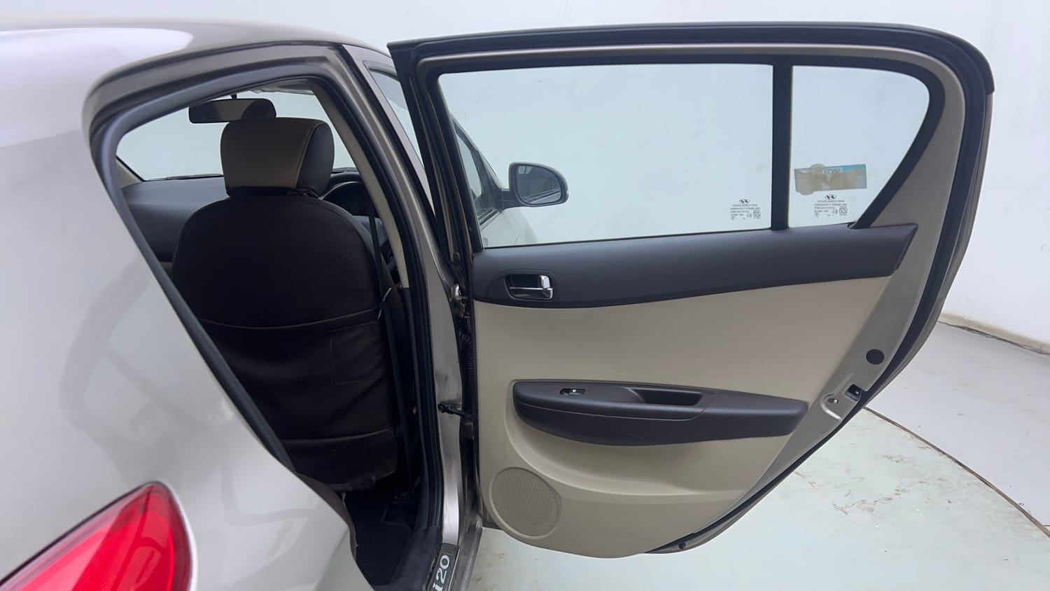 Used 2012 Hyundai i20 Magna 1.2 Petrol Manual interior RIGHT REAR DOOR OPEN VIEW