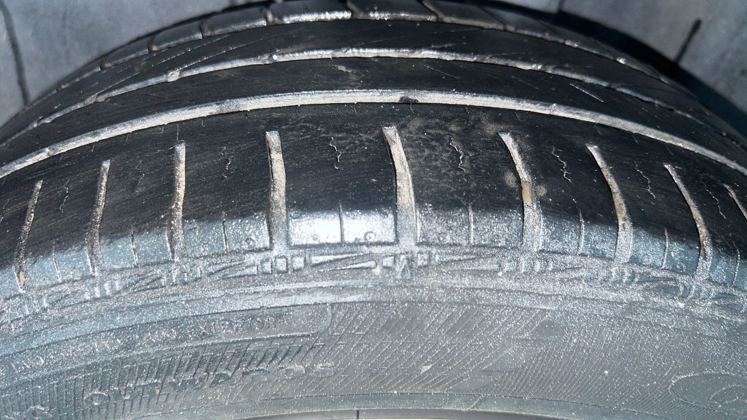 Used 2020 Skoda Rapid Active 1.0 TSI MT Petrol Manual tyres LEFT REAR TYRE TREAD VIEW